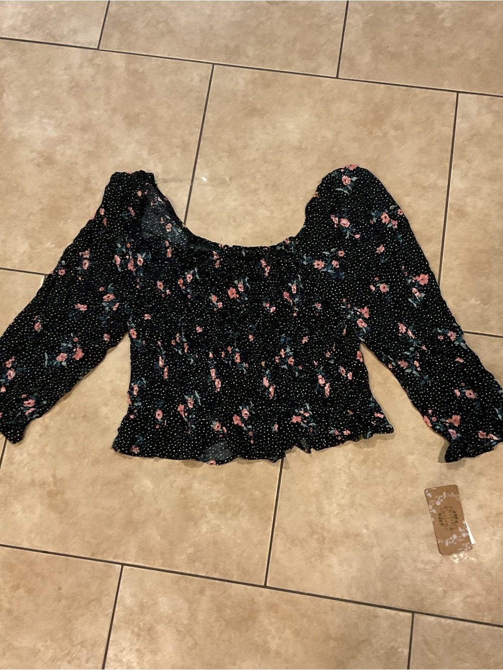 Black Floral Scoop-Neck Women's Top - Feminine Long Sleeve Cottagecore